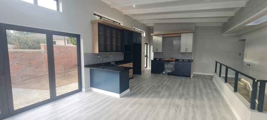 4 Bedroom Property for Sale in Mossel Bay Central Western Cape